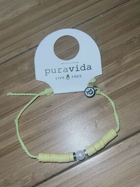 Pure vida yellow bracelet beaded with pearl it's called NEON MOON BRACELET